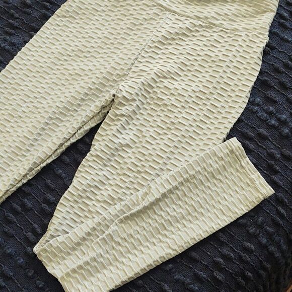 TikTok Leggings  - Picture 4 of 4
